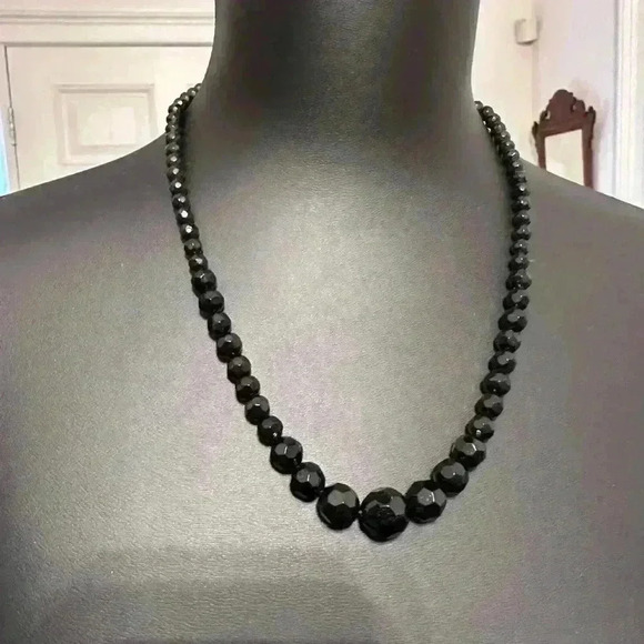 Costume vintage bead necklace - Picture 1 of 1